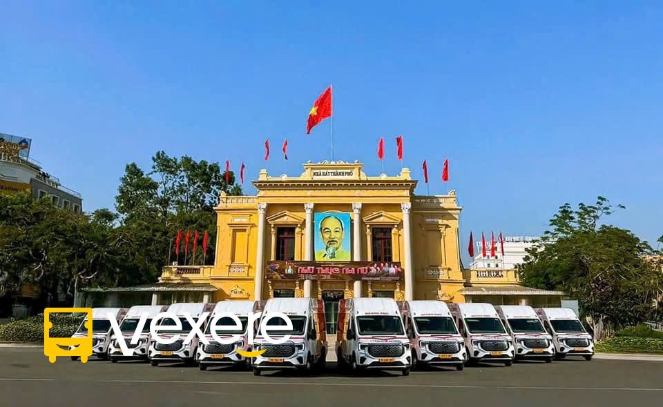 Hình ảnh Nhà xe Hoàng Phú Limousine trên tuyến Cẩm Phả đi Hà Nội