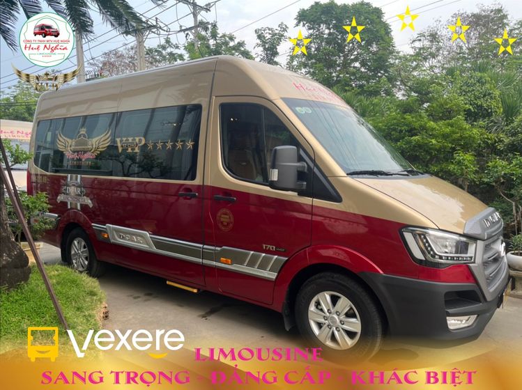 Hình ảnh Nhà xe Huệ Nghĩa Limousine trên tuyến Hồ Chí Minh đi Tây Ninh